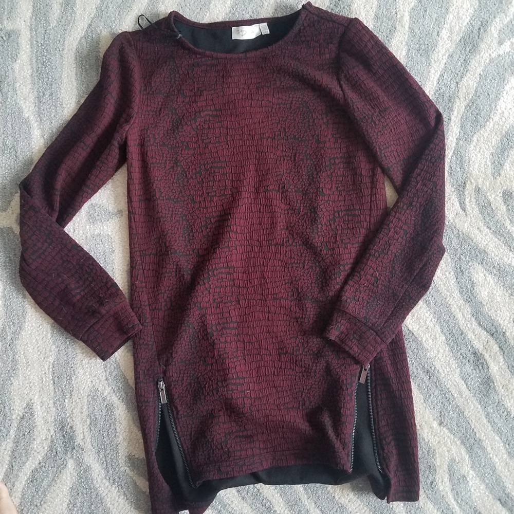 *BB Dakota Red Printed Long Sleeve Top S